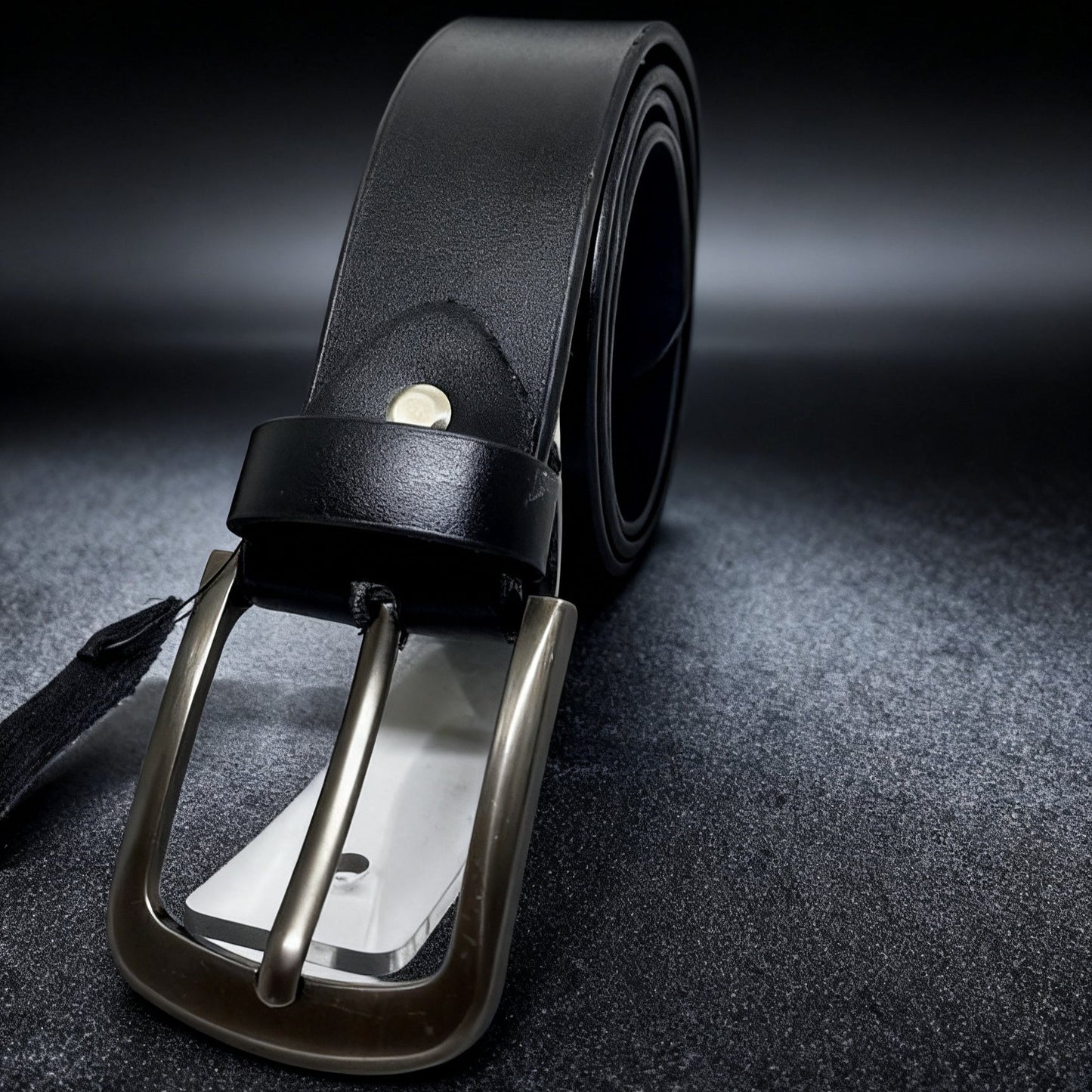 Premium Genuine Leather Men’s Belt – Matte Silver Pin Buckle (Black)
